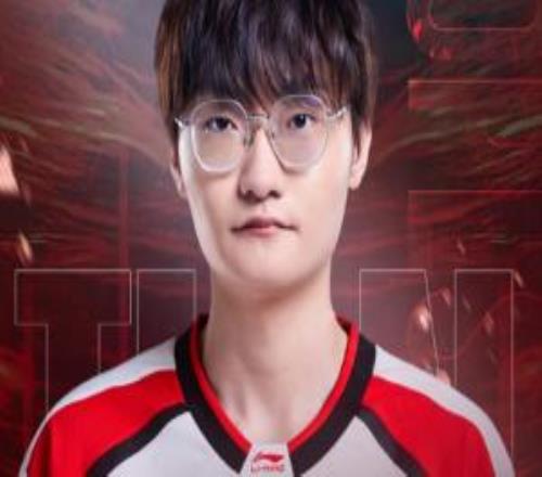 球星,法官,新造型蓄须,中欧体育官网,中欧体育品牌,中欧体育精彩,中欧体育